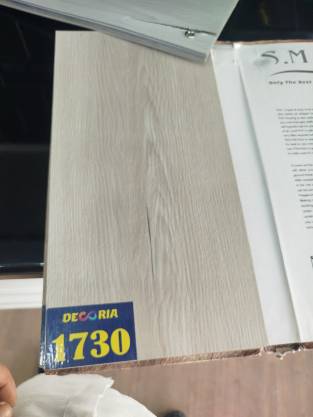 کفپوشpvc برندDECORIA.عایق ضدگرماوسرما.مقاوم دربرابرضربه وسایش.قابلشستشو نصب ونظافت آسان